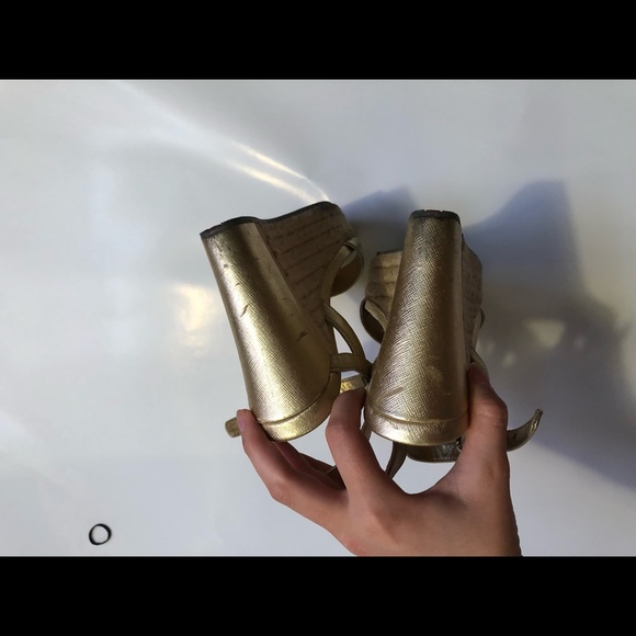 Prada gold heels 9 - Picture 4 of 4